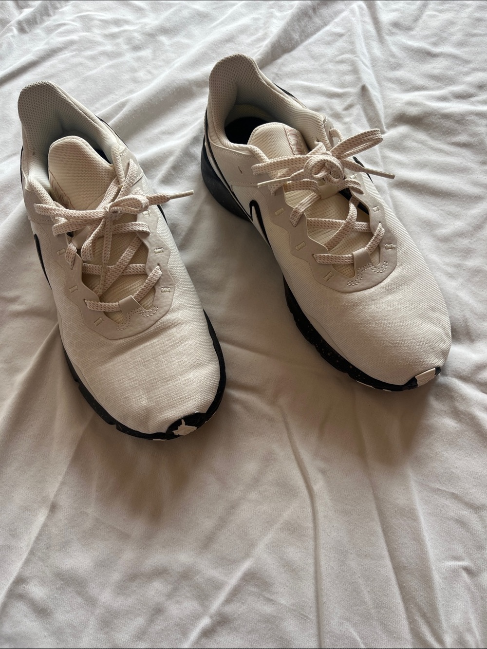 Nike Women's White and Black Athletic Lace-Up Sneakers